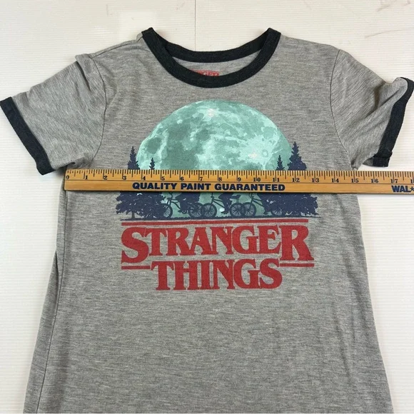 Netflix Stranger Things Grey Tee Shirt, Size Medium - Picture 4 of 9